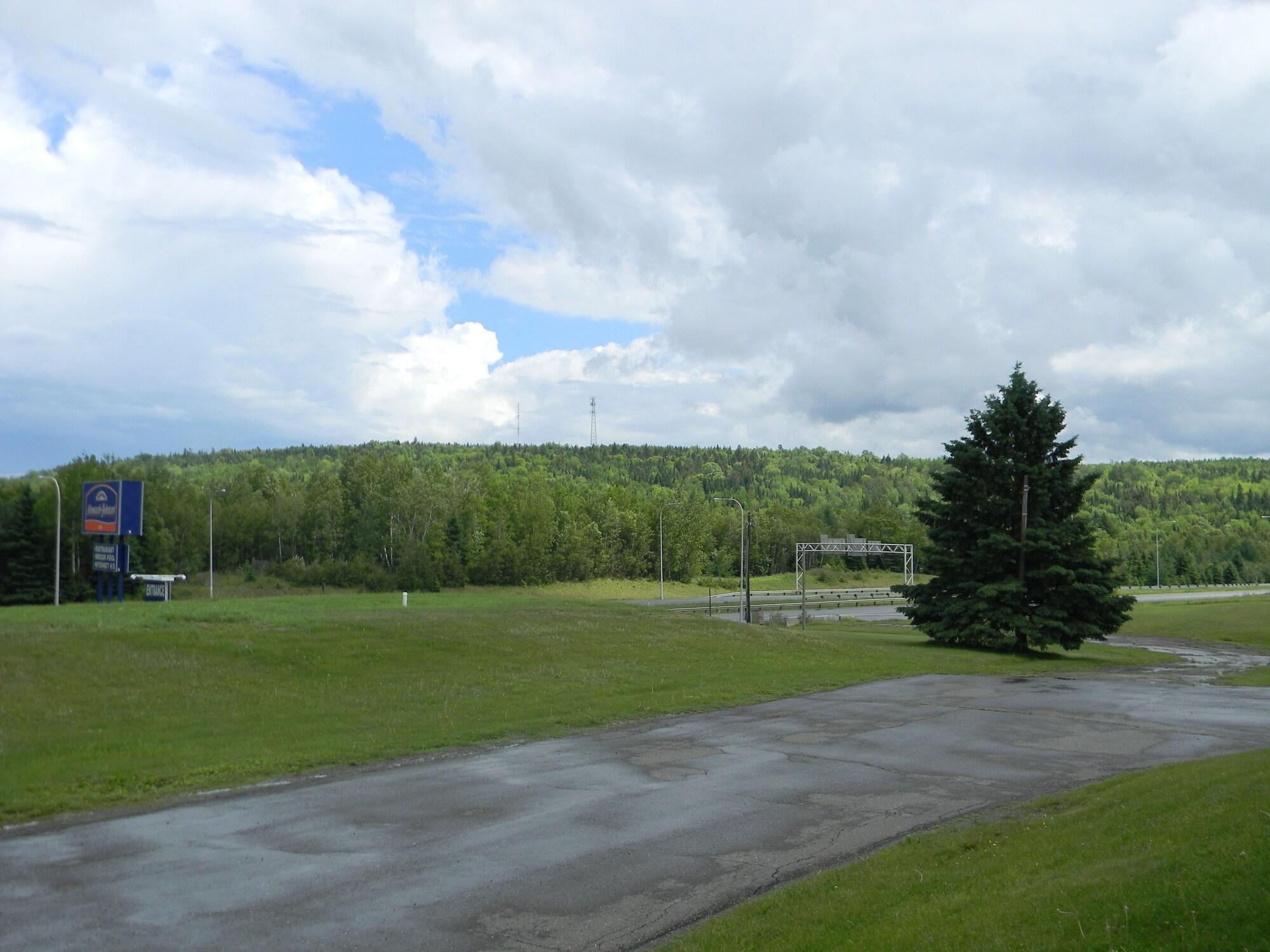 Howard Johnson by Wyndham Woodstock NB Zewnętrze zdjęcie